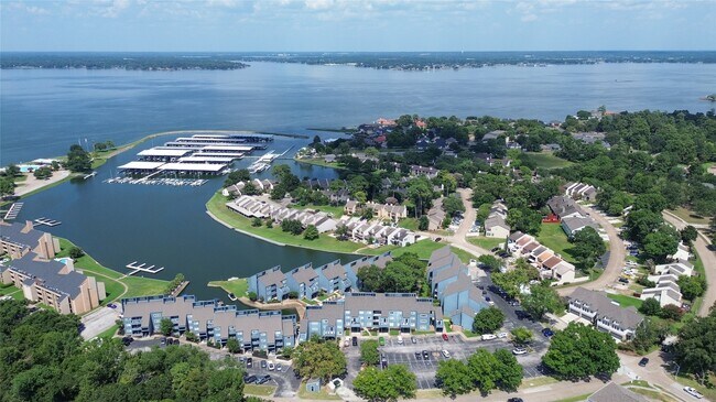 Building Photo - 12500 Melville Dr