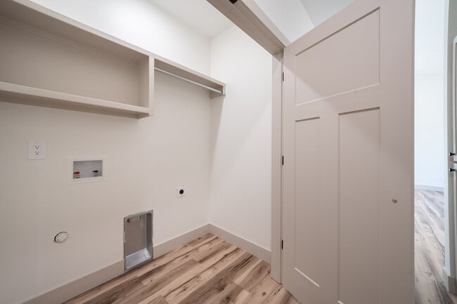 Building Photo - 753 N Gilda St