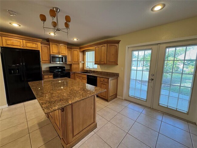 Building Photo - 5221 Londonderry Ln