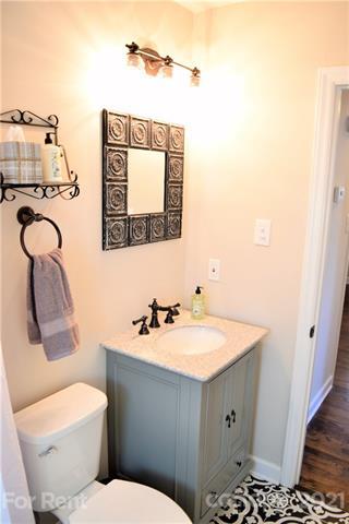 Building Photo - 201 Gamble St