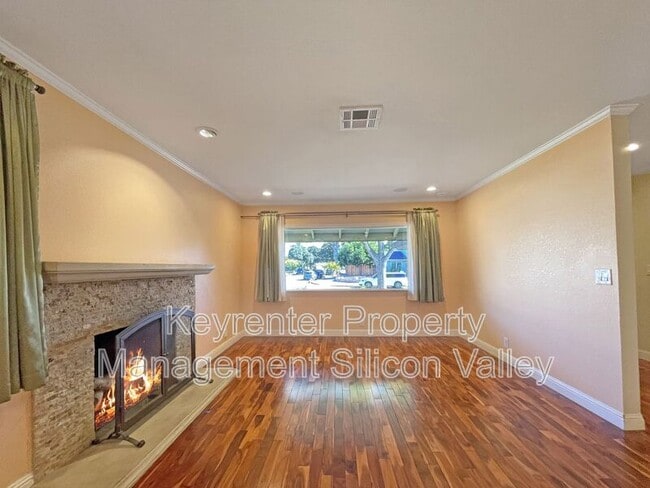 Building Photo - 153 Noyo Dr