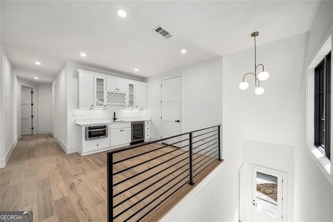 Building Photo - 2309 Dinsmore Rd