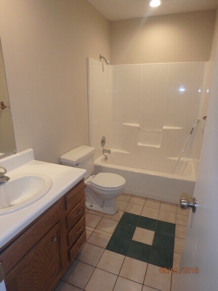 Building Photo - 218 Wyndham Cir