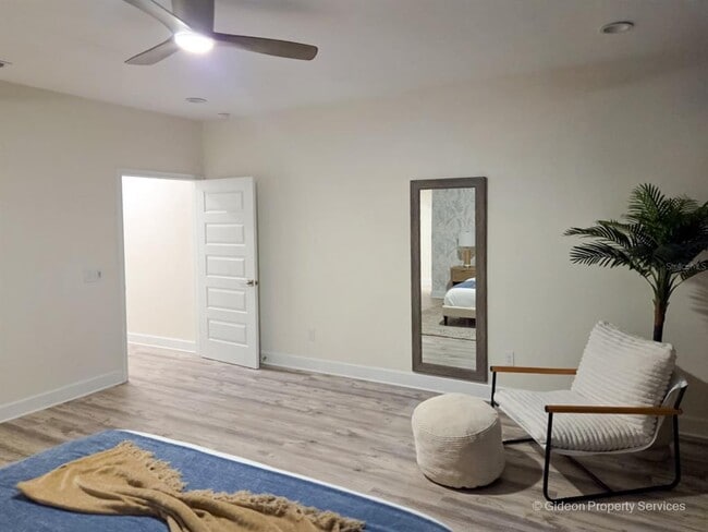 Building Photo - 4460 NW 19th St