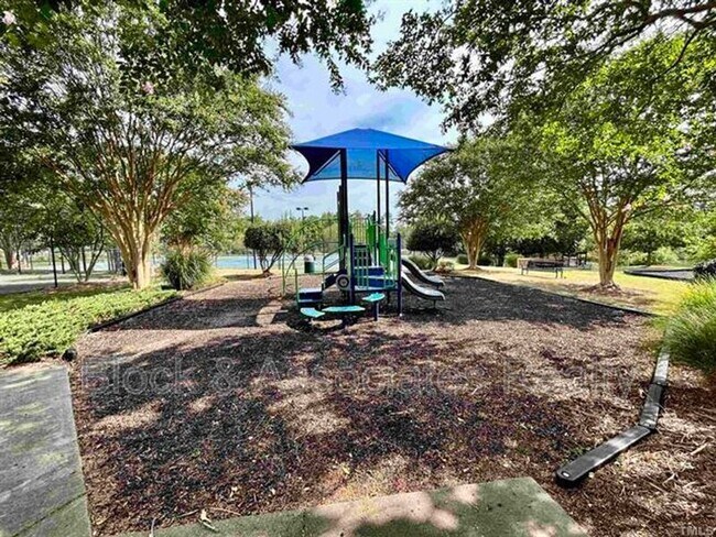 Building Photo - 412 Canyon Lake Cir