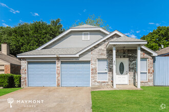 Building Photo - Stylish 3-Bedroom Brick Home with Great La...