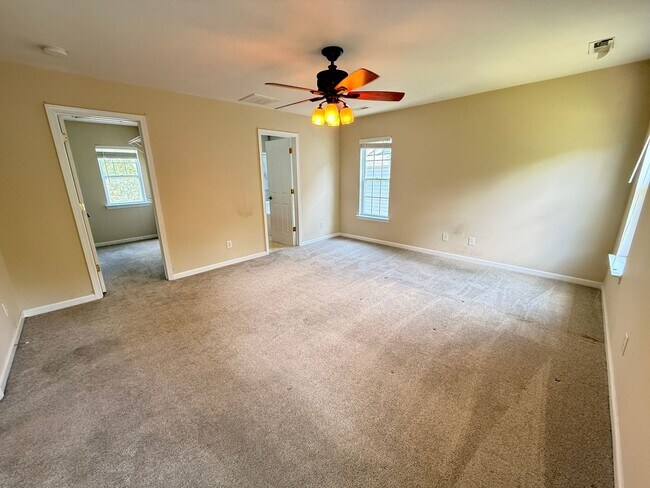 Building Photo - 3 BR/2.5BA | Newly Renovated Single Family Home | Private backyard| In Charlotte!