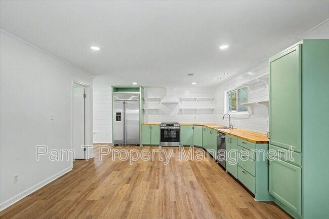 Building Photo - 106 Holcomb St