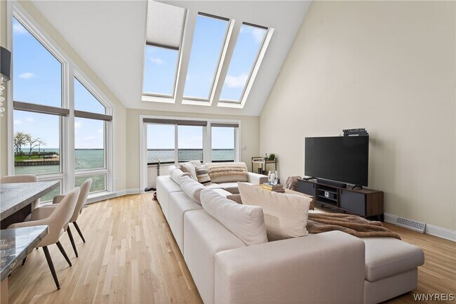 Building Photo - 36 Harbour Pointe Common
