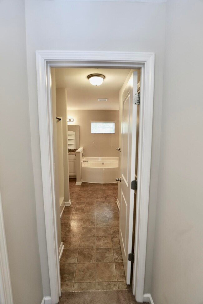 Building Photo - 1761 Nicholas Dr