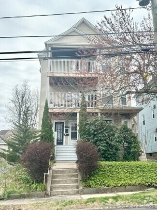 Building Photo - 270 Linwood St