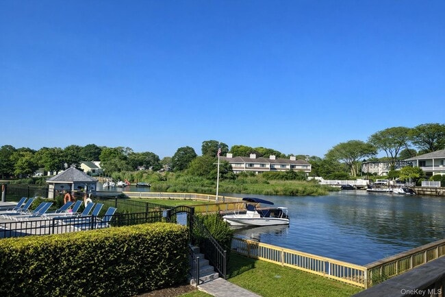 Building Photo - 3013 Mitchell Rd