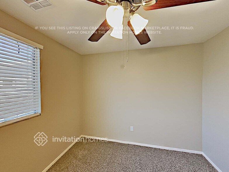 Building Photo - 1490 S Avocet St