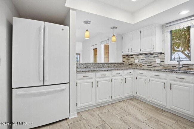 Building Photo - 7 Fishermans Cove Rd