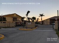 Building Photo - 5323 Summerlin Rd