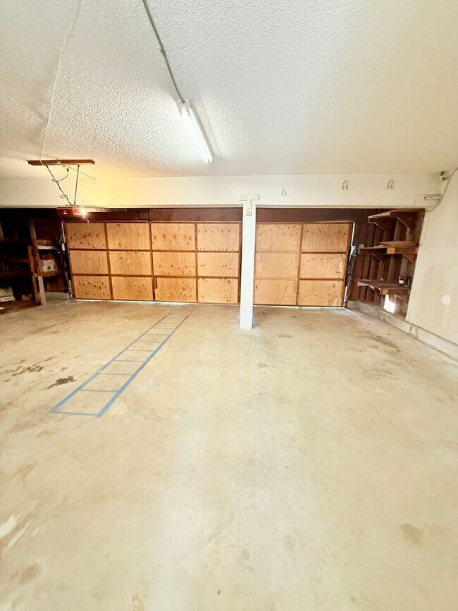 Building Photo - 3Bed/3Bath House Plus Office in South Torr...