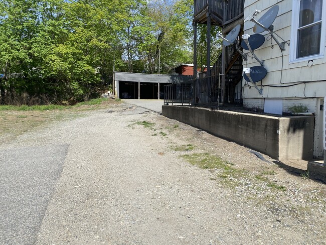 Building Photo - 162 Norwich Ave