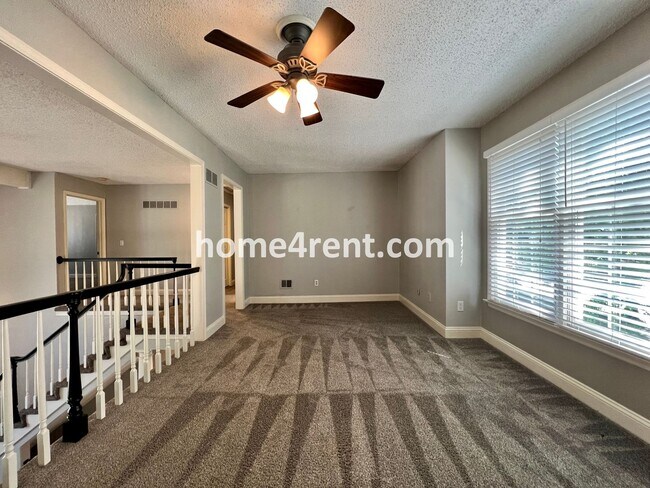 Building Photo - Fantastic Home in Blue Valley Schools w/ Hardwood Floors, Open Layout, Granite Counters, Finished...