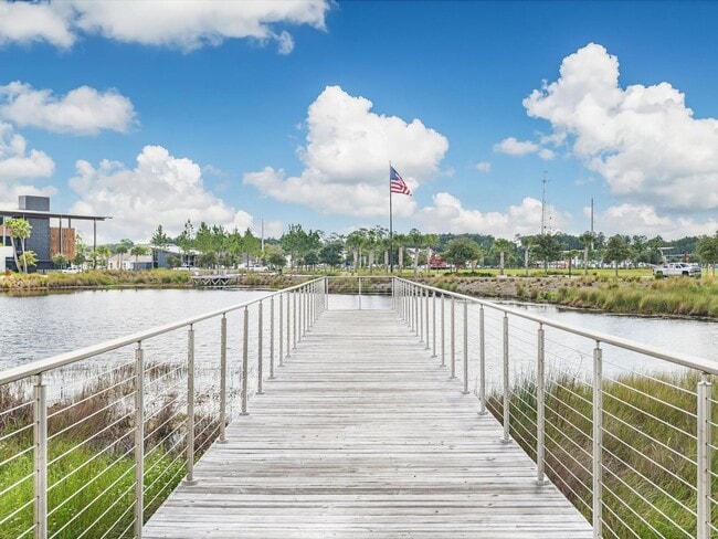Building Photo - Resort-Style Living in a Spacious 4-Bedroo...