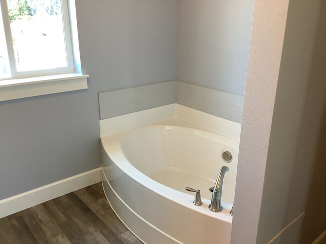 Building Photo - 2410 Fieldcress Rd