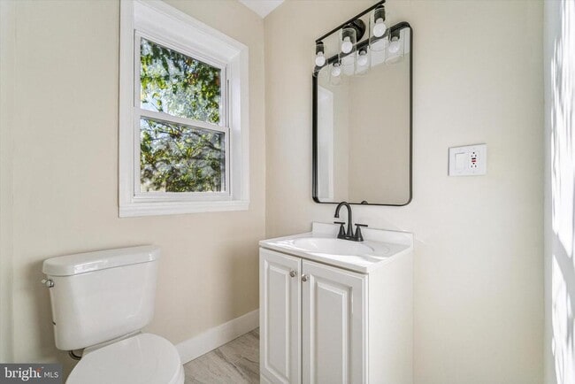 Building Photo - 5712 Lena St