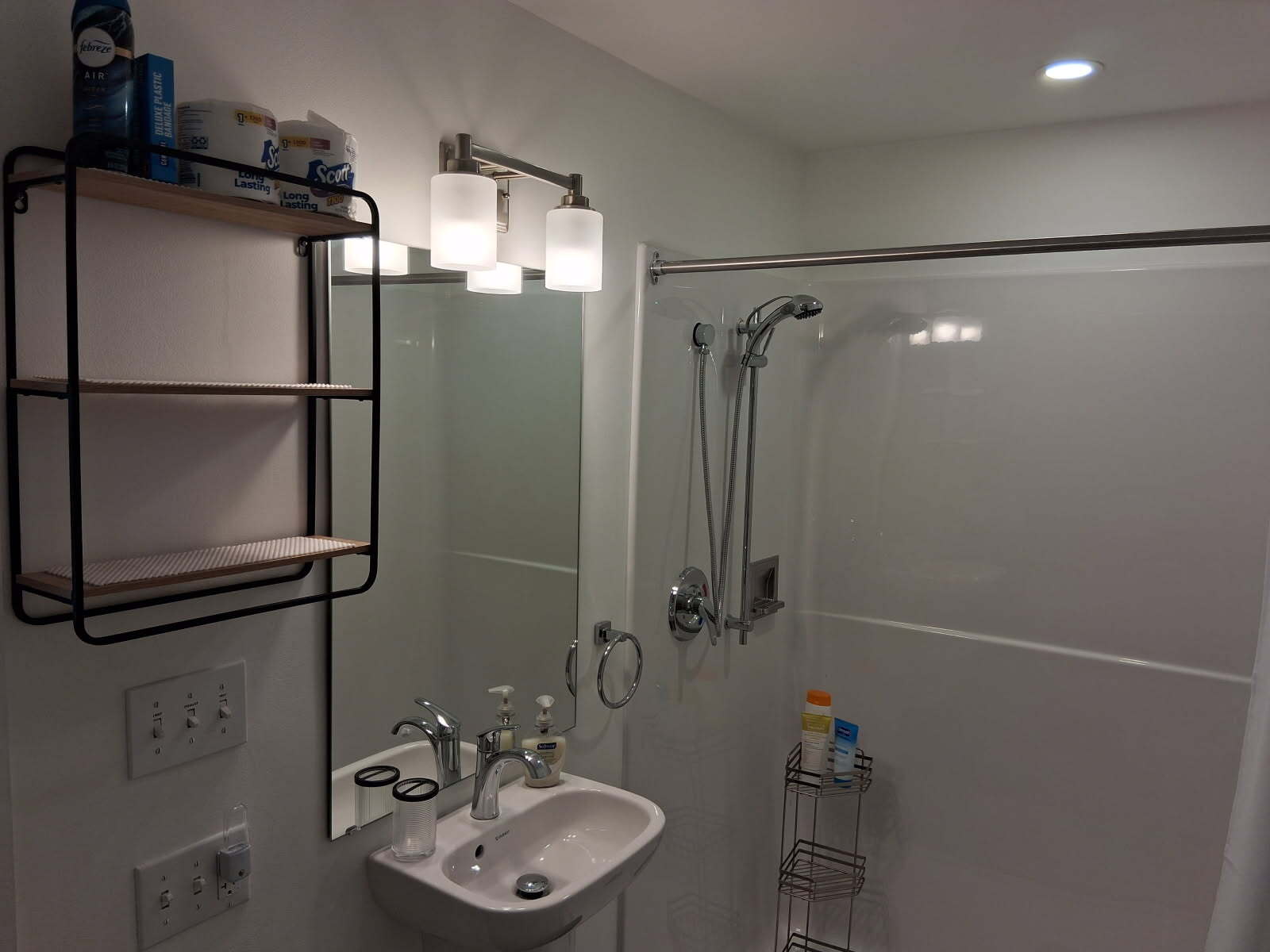 Barrier-free shower - 517 18th St