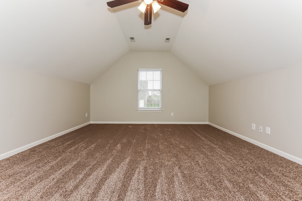 Building Photo - 1046 Golf View Way