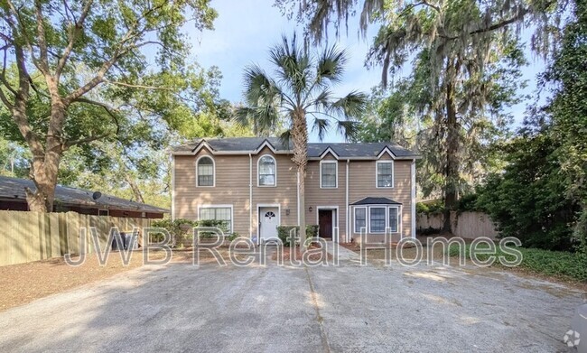 Building Photo - 3945 Oak St