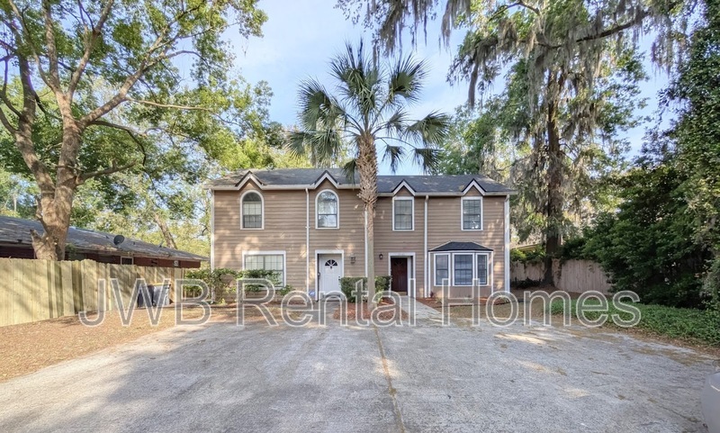 Primary Photo - 3945 Oak St