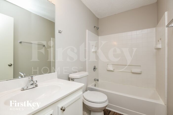 Building Photo - 4825 Leaf Hollow Dr