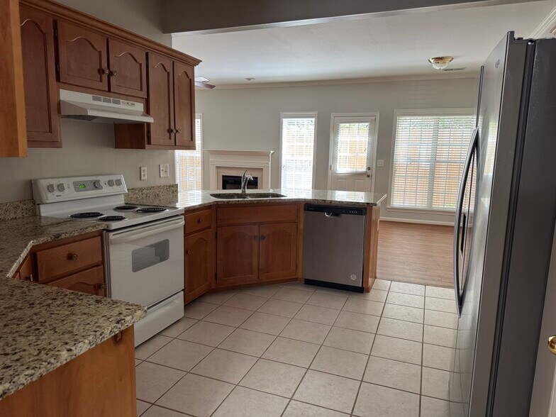 Building Photo - 525 Hackberry Ridge Cv