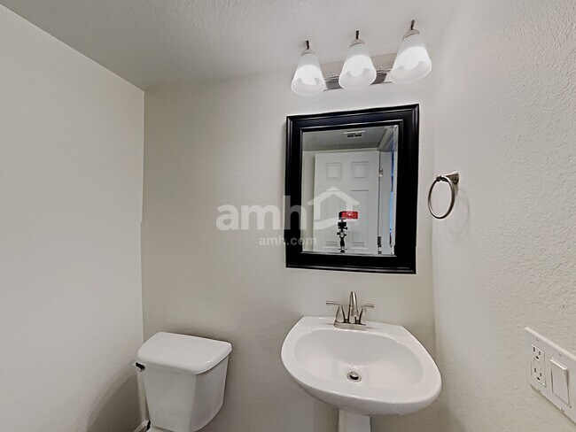 Building Photo - 10383 W Dana Ln