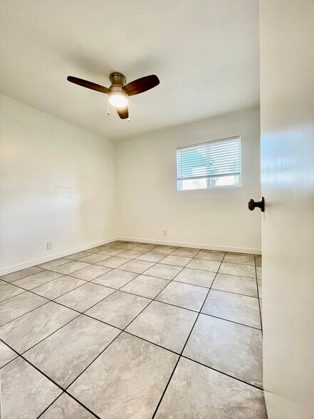 Building Photo - 1058 W Flint St