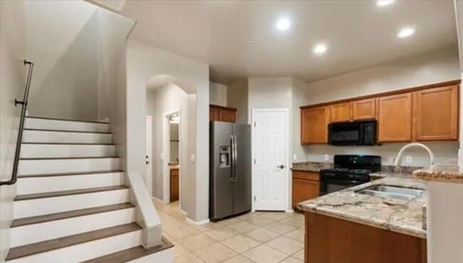 Building Photo - Great Mountain Gate Home 3 bed, 2 1/2 bath home with 2 car garage Property Pros Property Manageme...