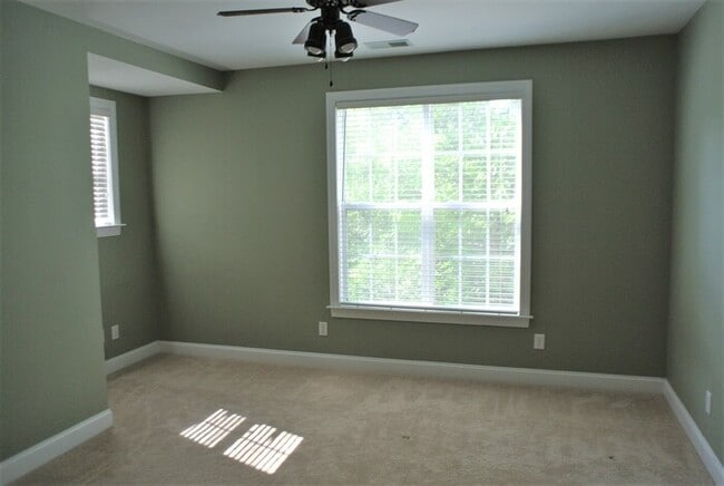 Building Photo - 1621 Providence Glen Dr