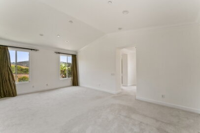 Building Photo - Luxurious, 5450 SqFt,  5 Ensuite Bedrooms ...