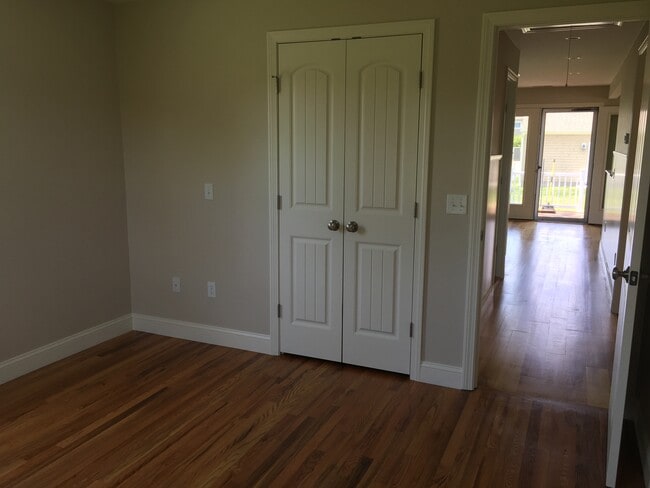 Building Photo - 7 Herbert Dr