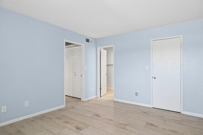 Building Photo - 6480 N 82nd St