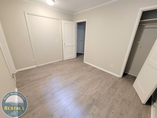 Building Photo - 3bd/2ba House On Faculty Street---Great Location!