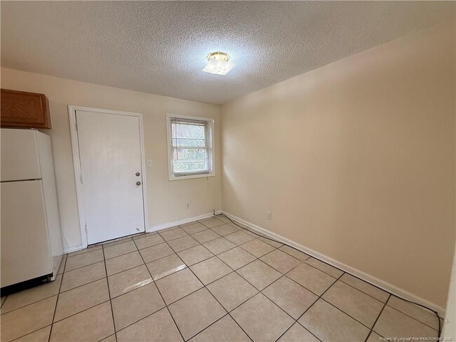 Building Photo - 713 North St