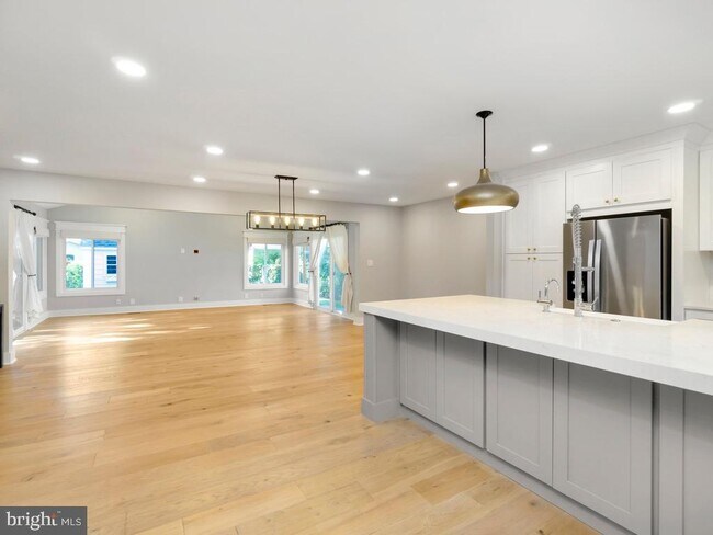 Building Photo - 10106 Crimson Cir