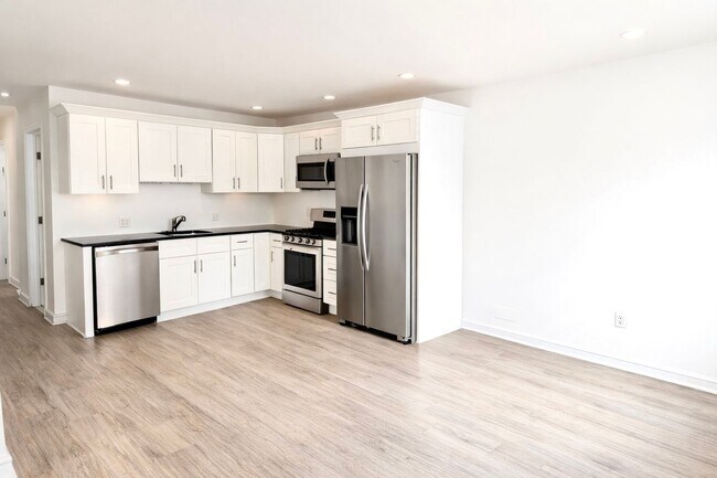 Building Photo - 2217 Reed St