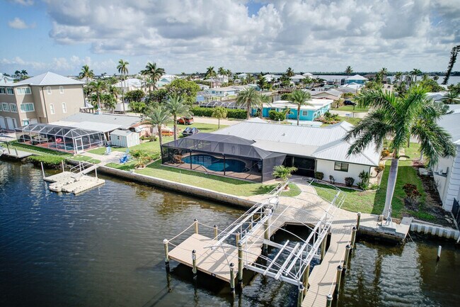 Building Photo - 11599 Island Ave