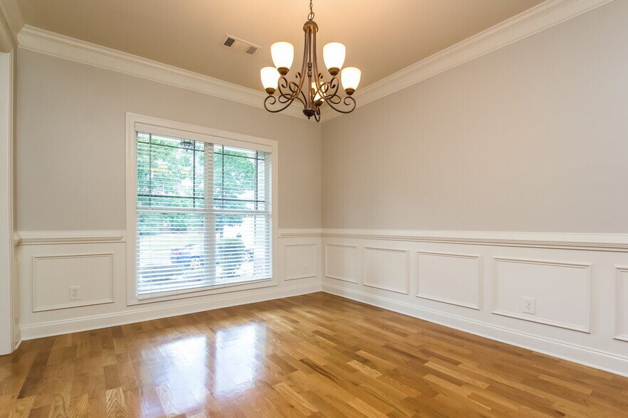 Building Photo - 494 Strawberry Walk