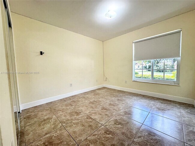 Building Photo - 6097 SW 128th Ct