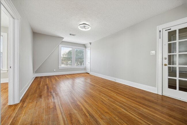 Building Photo - 1536 Michigan St