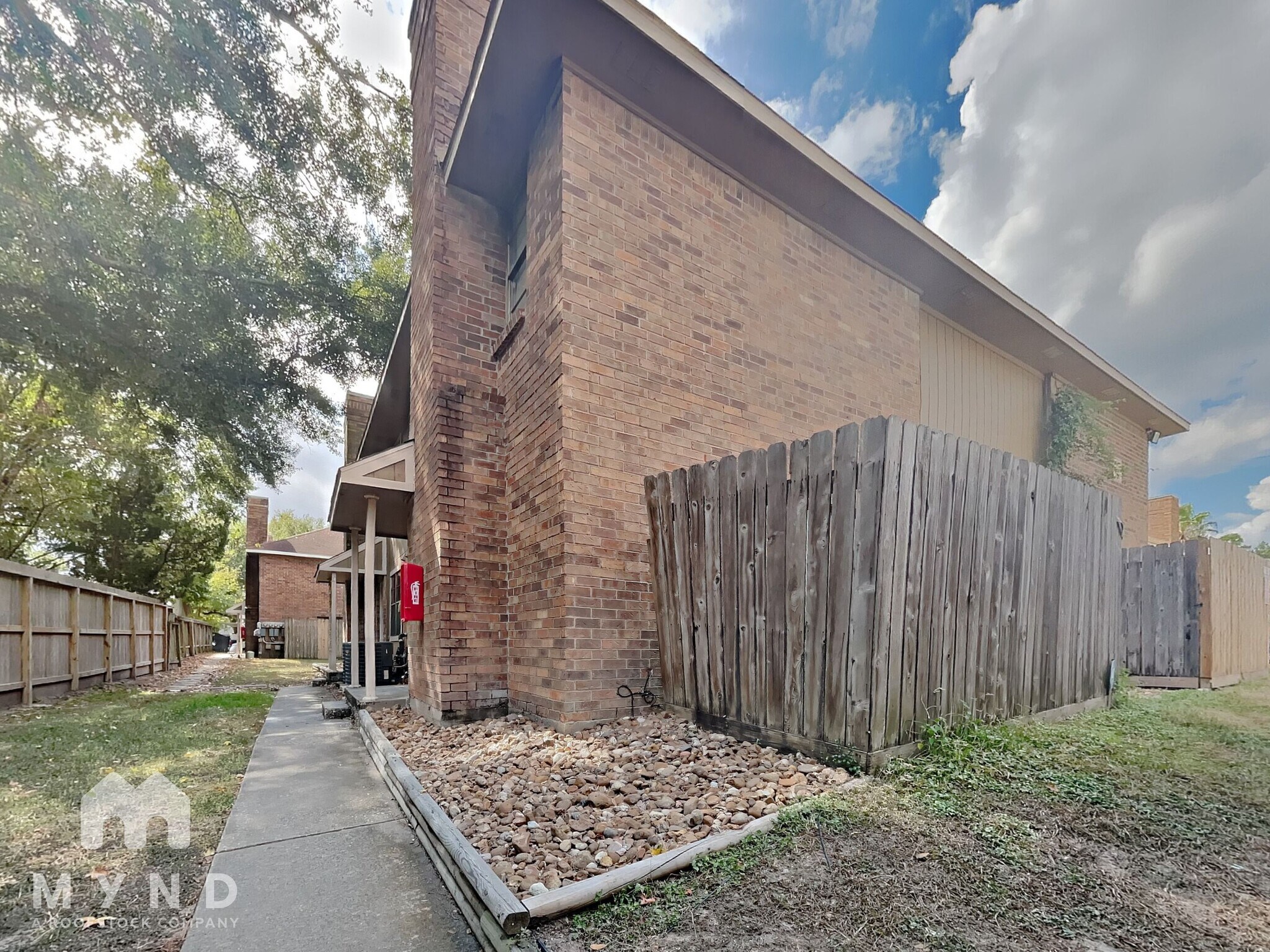 Building Photo - 21502 Millhouse Rd