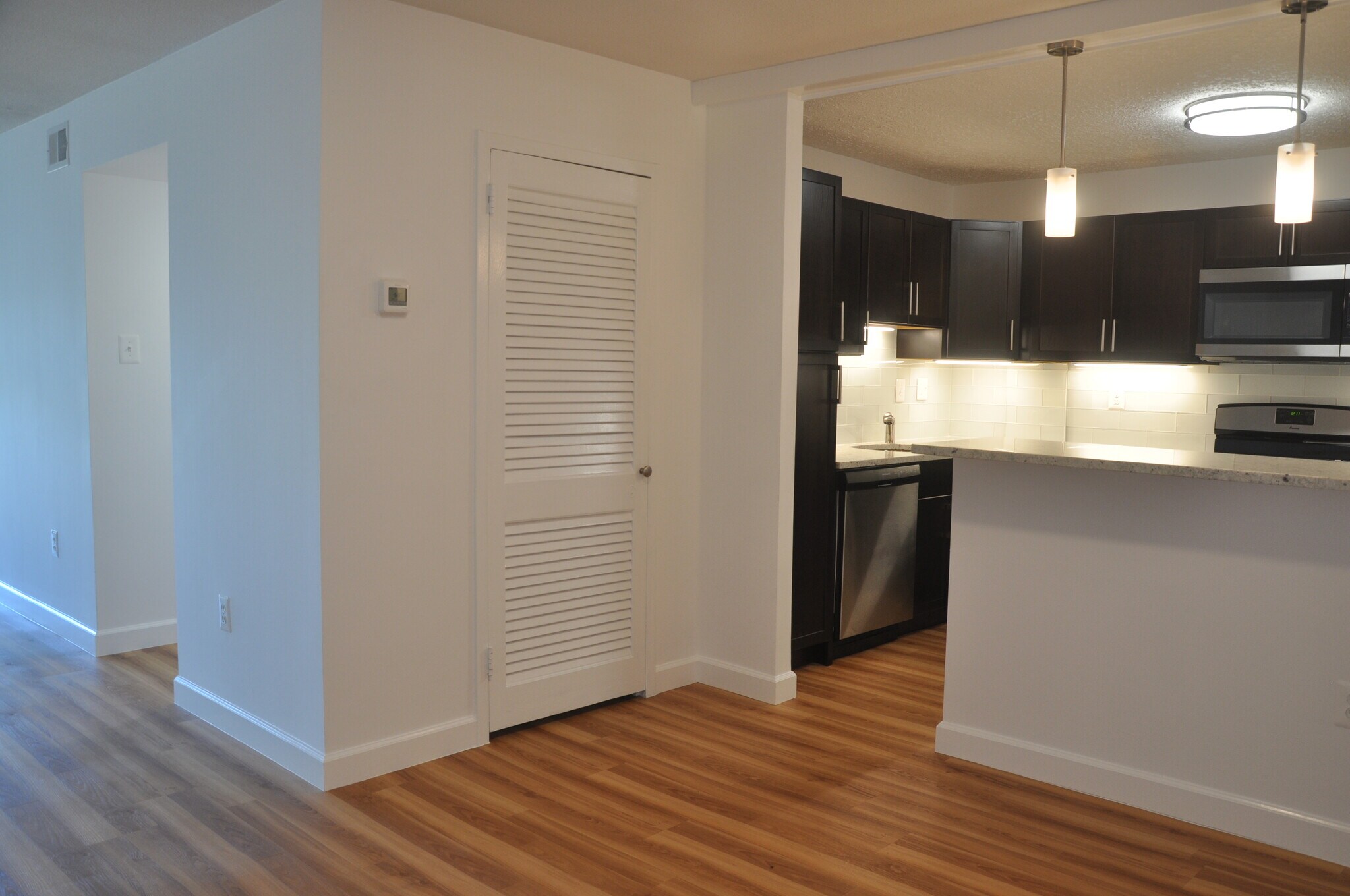 Building Photo - 1300 Army Navy Dr