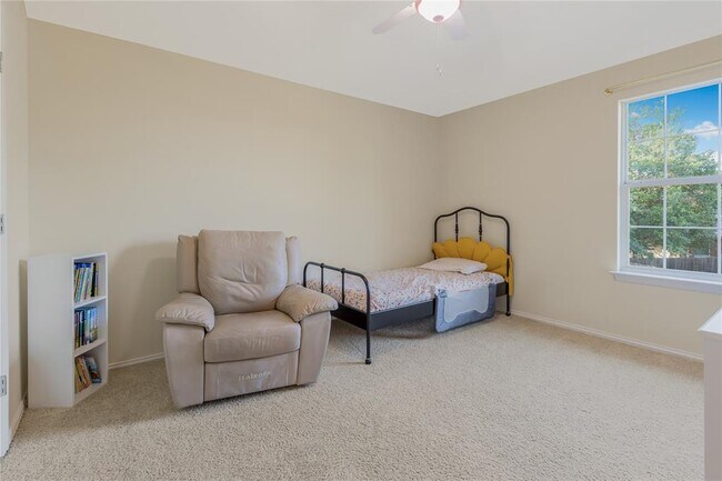 Building Photo - 1009 Rutherford Dr