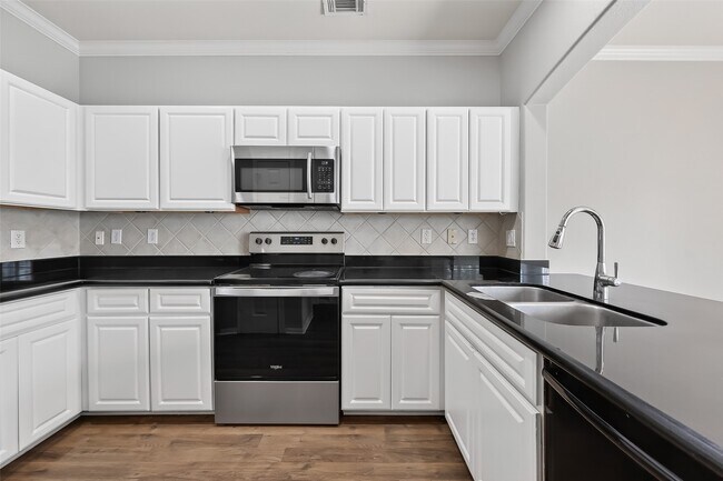 Building Photo - 12707 Boheme Dr